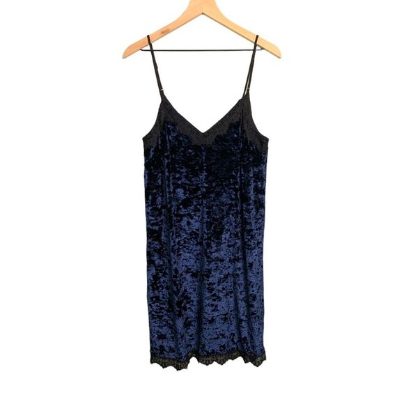 NWT NSR LACE AND VELVET BLUE MIDI DRESS. SIZE MEDIUM - Picture 1 of 10